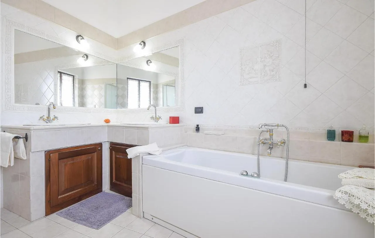 2 Bedroom Awesome Home In Vado Ligure 0*,  Italy