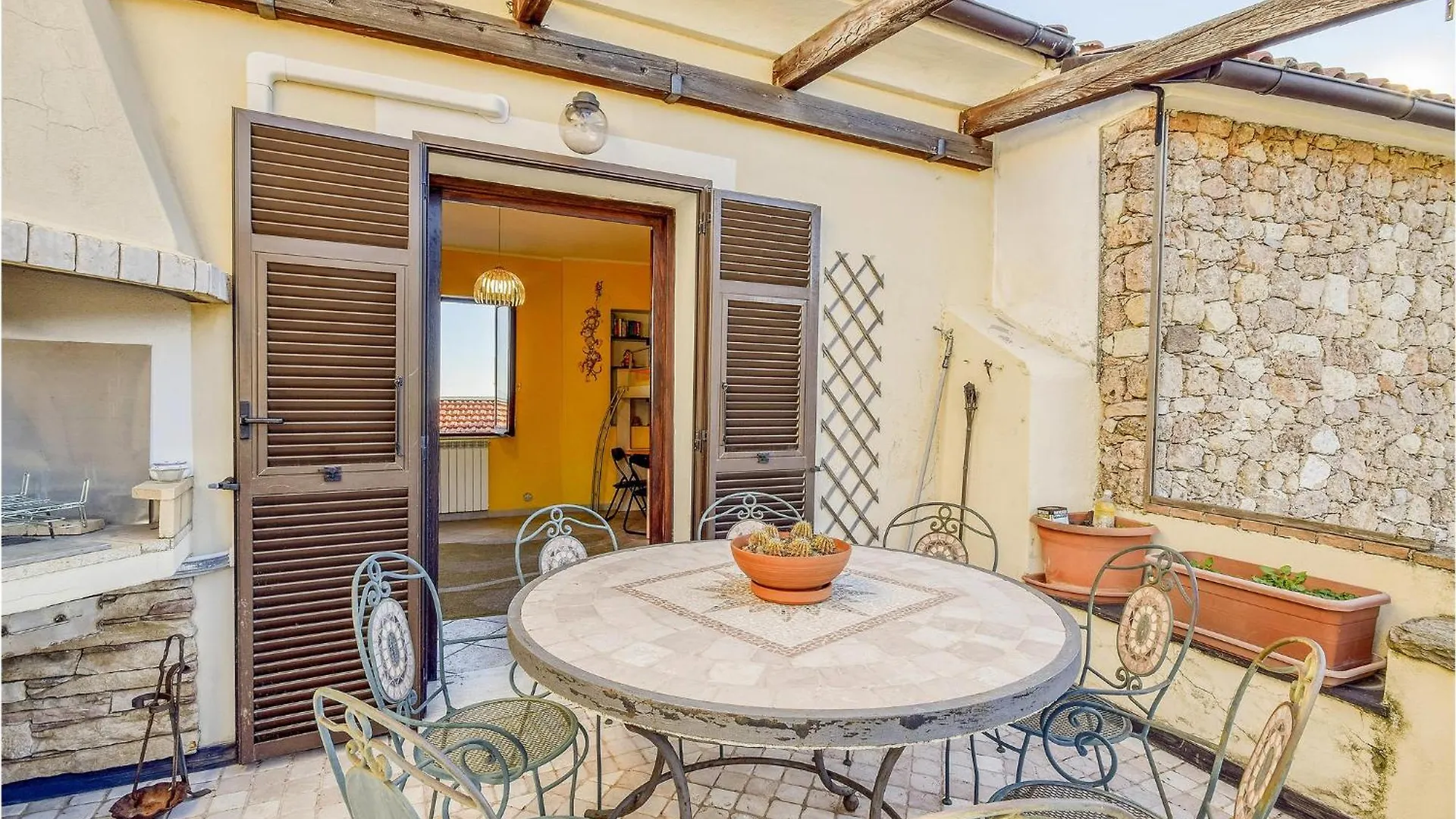2 Bedroom Awesome Home In Vado Ligure 0*,  Italy